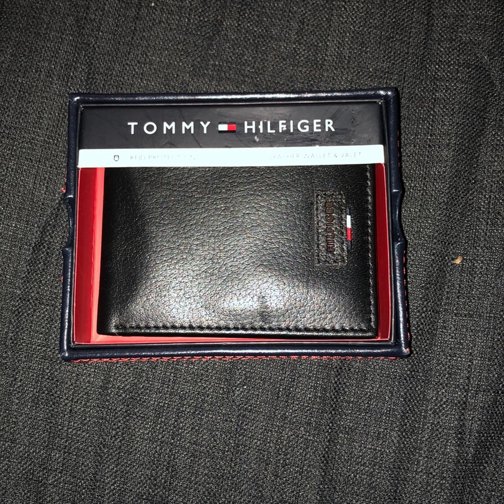 Tommy Hilfiger wallet